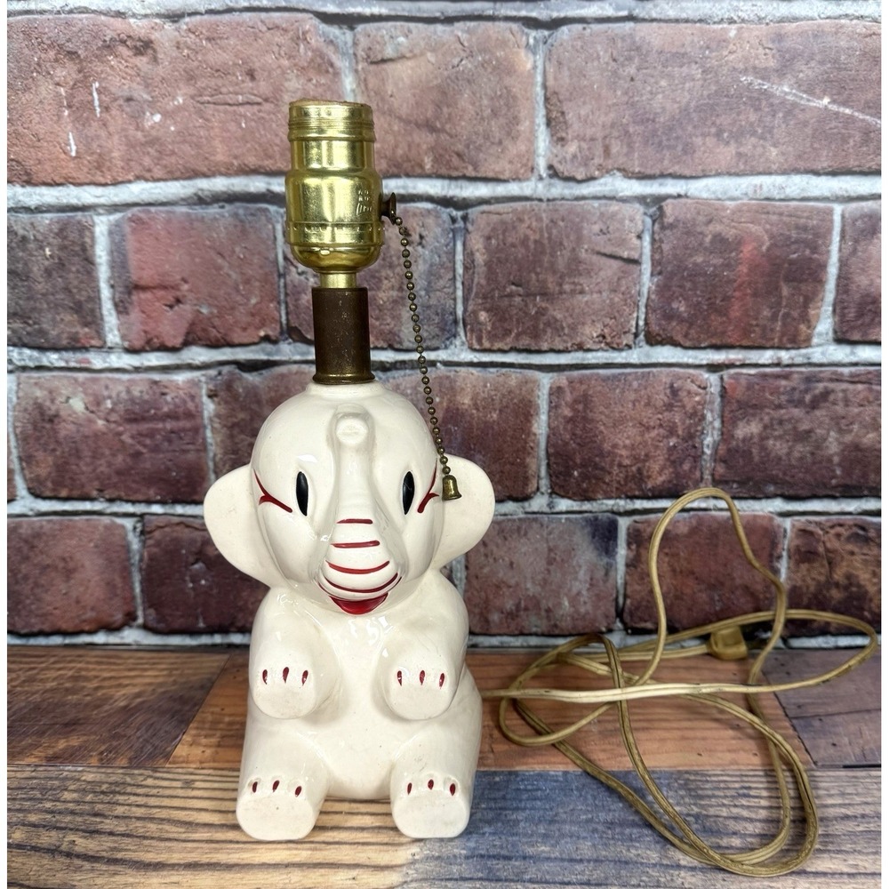 Vintage Totline Ceramic Elephant table Lamp 1940's-1950's Working! Pull Chain
